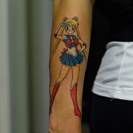 Сейлор Мун (Sailor Moon) на руке
