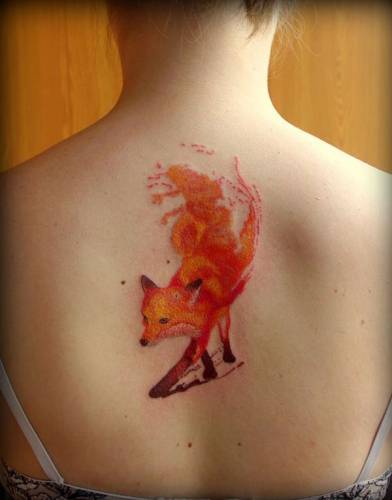Огненная лиса на спине